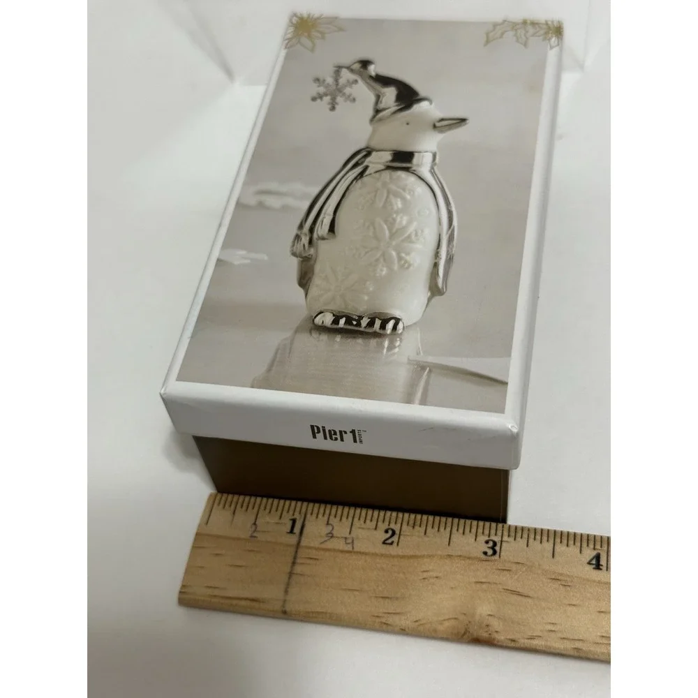 PIER 1 FIGURE or ORNAMENT ~ PENGUIN ~ SILVER & WHITE ~ CERAMIC *EUC